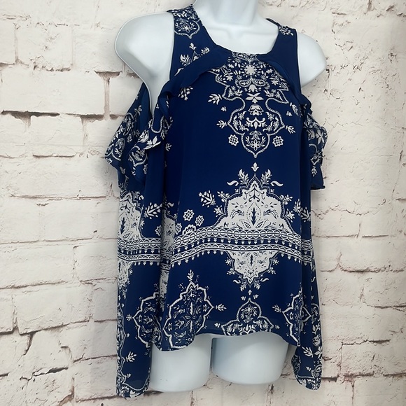 Lovers + Friends Cold Shoulder Top, Size S - Picture 3 of 6